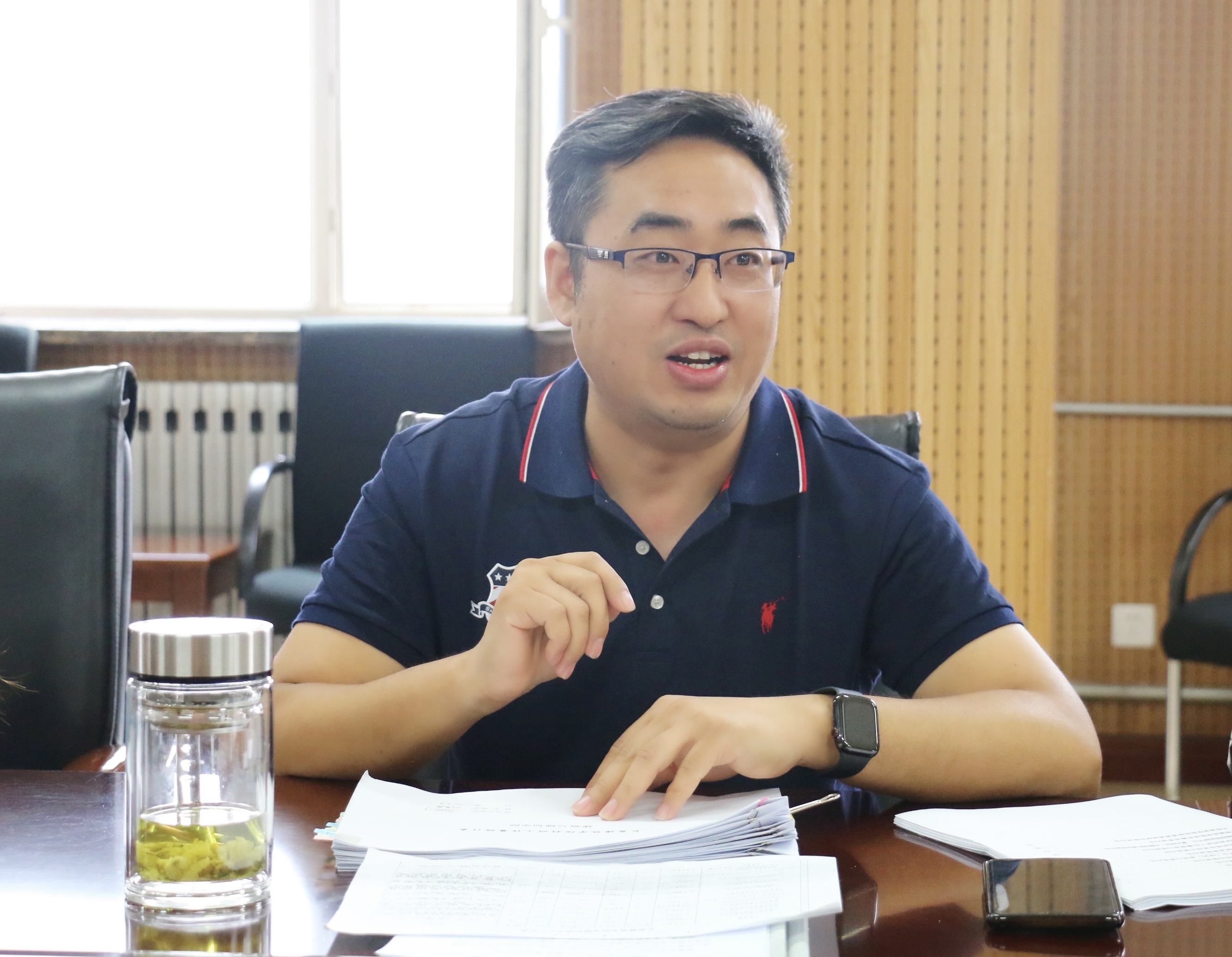 校长助理兼建筑与规划学院院长何岩作总结发言