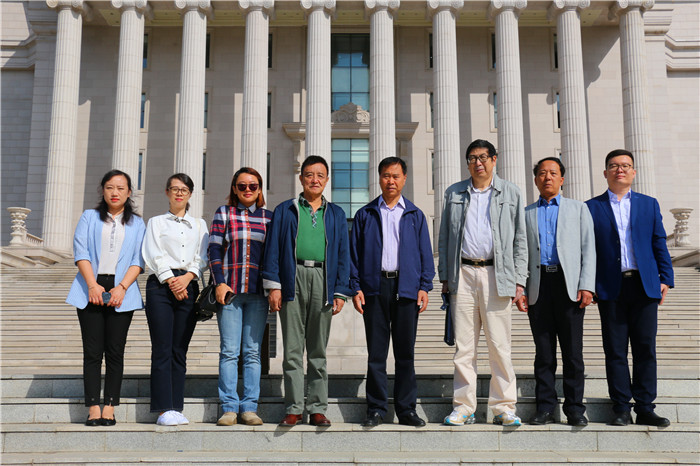 长春建筑学院校长刘和忠会见三亚学院学科建设指导委员会主任赵康太