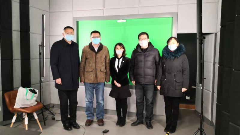长春建筑学院董事长到现代教育信息中心慰问录课教师